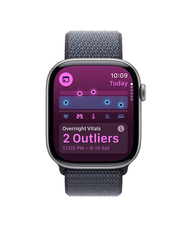 Apple Watch Series 11, vesmírně ?edá barva, hliníkové pouzdro, aplikace ?ivotní funkce, tabulka se zdravotním skóre, oznámení o odchylkách v ?ivotních funkcích zaznamenanych během noci, na pravém boku korunka Digital Crown, sportovní ?emínek, tmavě ?edá barva