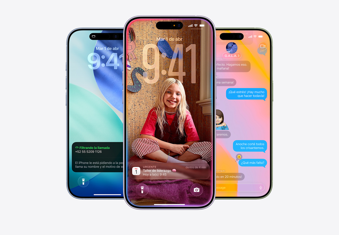 Parte frontal de dispositivos iPhone 17 en acabados azul neblina, color lavanda y color salvia, funcionalidades de iOS 26: pantalla de inicio con varias apps, notificación de Calendario en la pantalla bloqueada personalizada, pantalla de un iPhone con la app Mensajes y el dise?o con Liquid Glass
