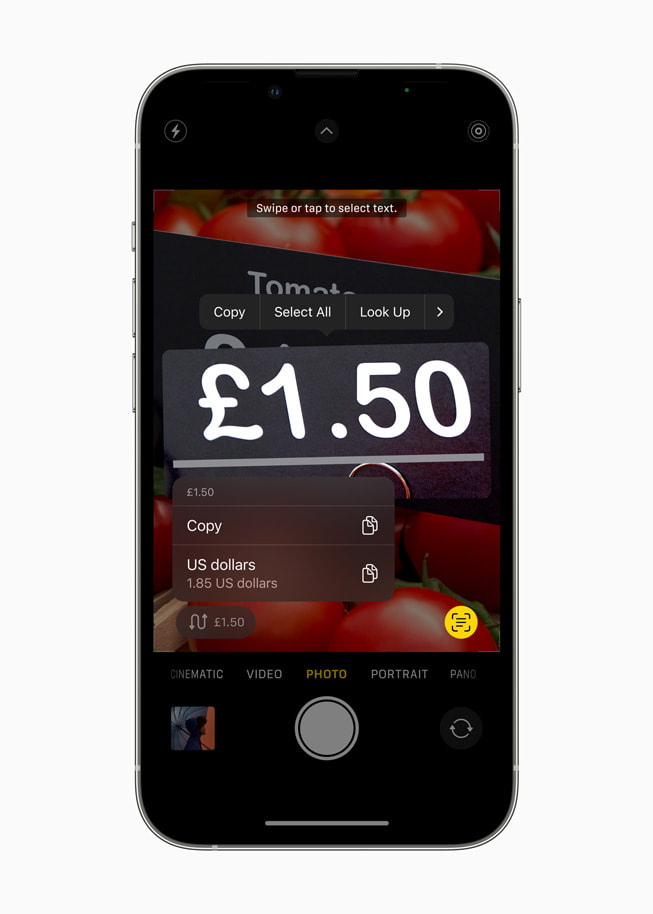 Livetekst, som konverterer en pris fra britiske pund til USD, vises p? iPhone?13?Pro.