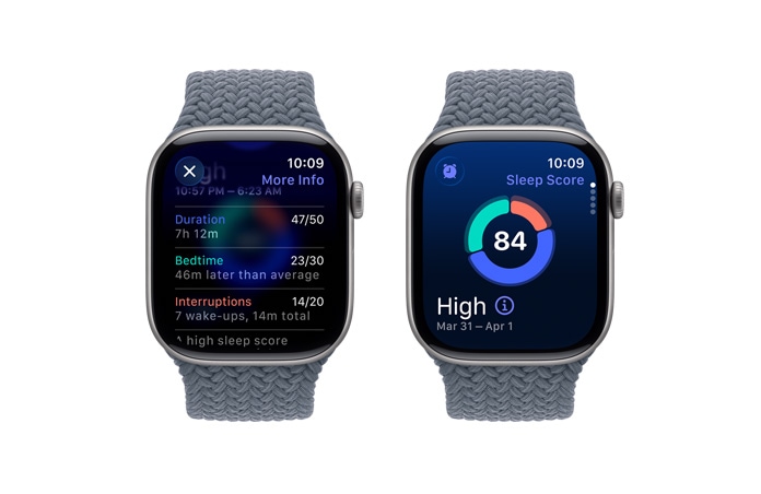 Apple Watch Series 11 w kolorze gwiezdnej szaro?ci z kopert? z aluminium i plecion? opask? Solo w kolorze marynarskiego granatu, widoczny od prawej strony; na ekranie powiadomienie o wyniku snu, widoczne pokr?t?o Digital Crown