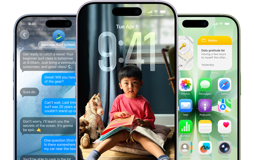 Poh?ad spredu na sivomodry, levandu?ovy a ?alviovy iPhone 17. Na obrazovkách sú funkcie iOS. Vidíme Správy s presvitajúcim pozadím, ?tyl Liquid Glass na zamknutej obrazovke a plochu s r?znymi apkami